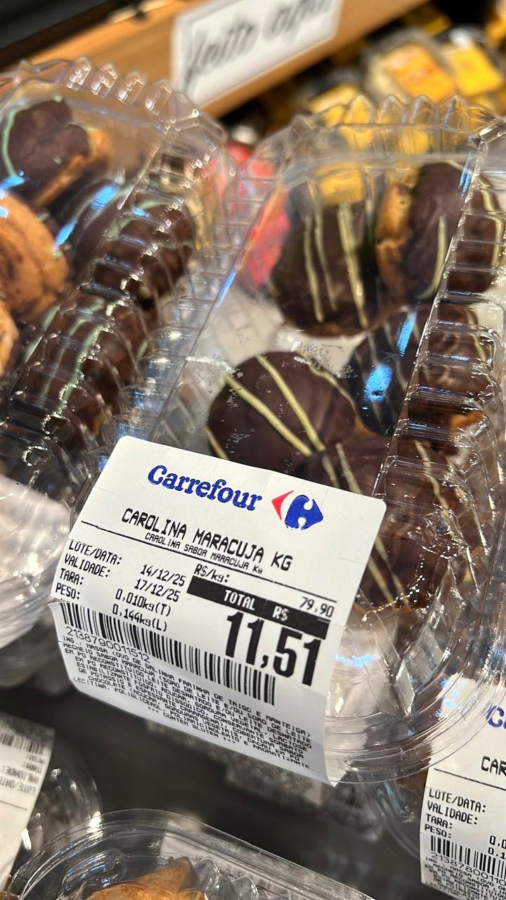 Embalagem fracionada de Carolina de maracujá com etiqueta do supermercado